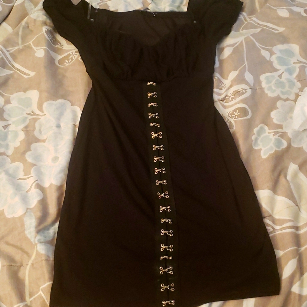 Dress - Picture 1 of 2